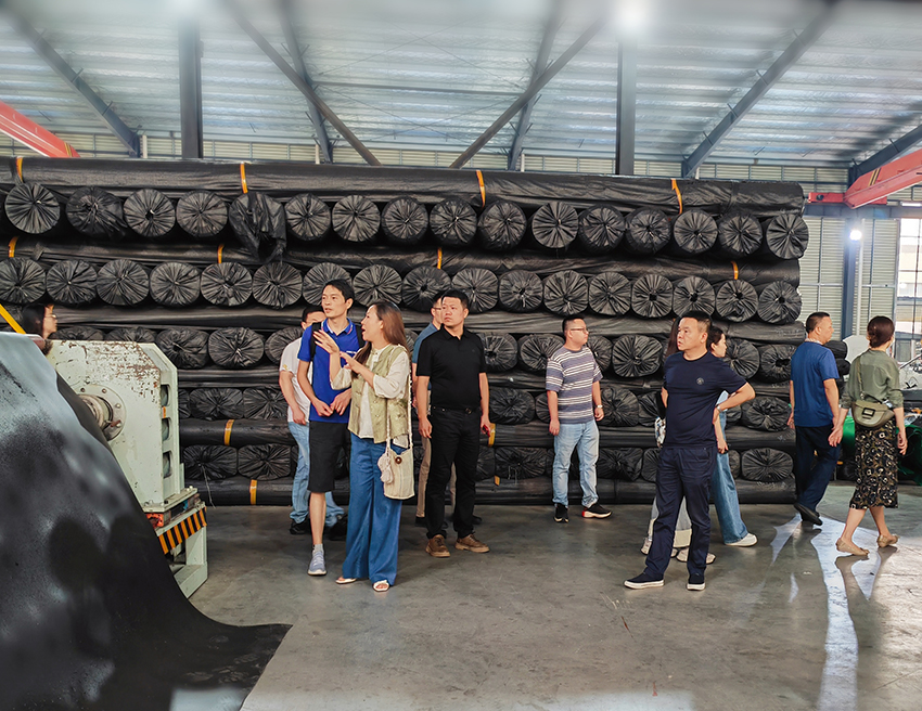 湖南益宏達新材料有限責任公司,HDPE、土工布、土工膜、土工格柵、排水網